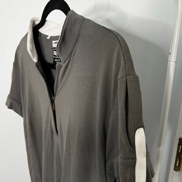 ADIDAS L Short Sleeve 1/4 Zip Pullover Top Size Large casual comfort - Picture 6 of 8